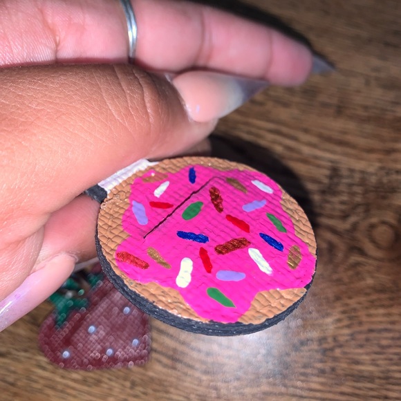 Hand painted key chain - Picture 4 of 4